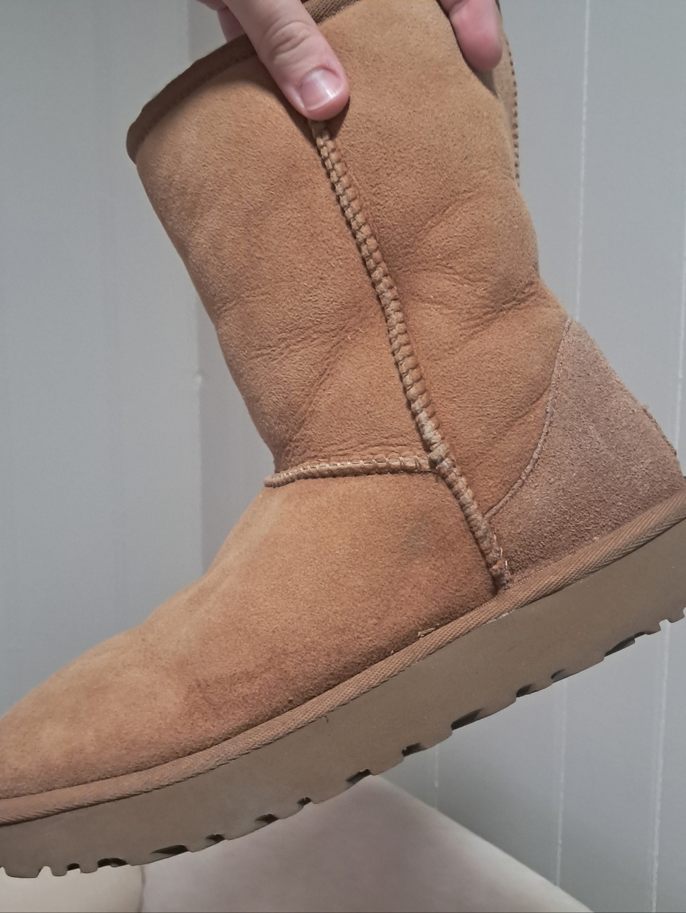 UGG Classic Short Boot in Chestnut Suede - Picture 4 of 13